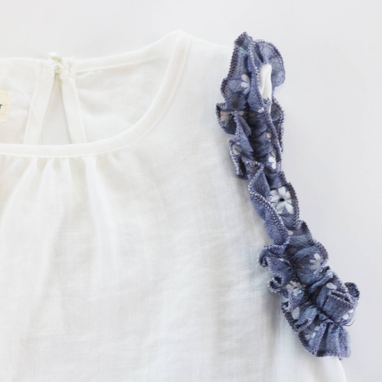 S80 62280-T WHITE Contrast Floral Trims Top: WHITE / 2-2-2;4-5-6